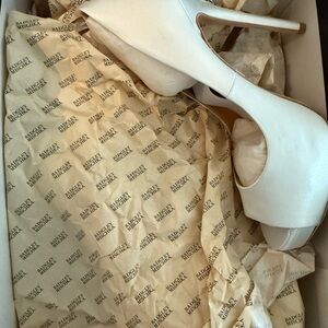 Badgley Mischka Elegant Cream Heels